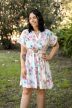 rövid ujjú fodros miniruha övvel rózsaszín kék