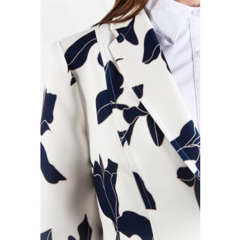   Karcsúsított blézer (fehér, sötétkék virág mintával) – magyar termék