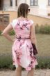 A vonalú mintás rövid alkalmi ruha övvel mályva rózsazsín