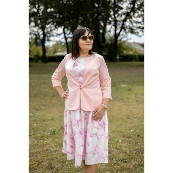 A vonalú ujjatan alkalmi ruha övvel pink fehér mintás