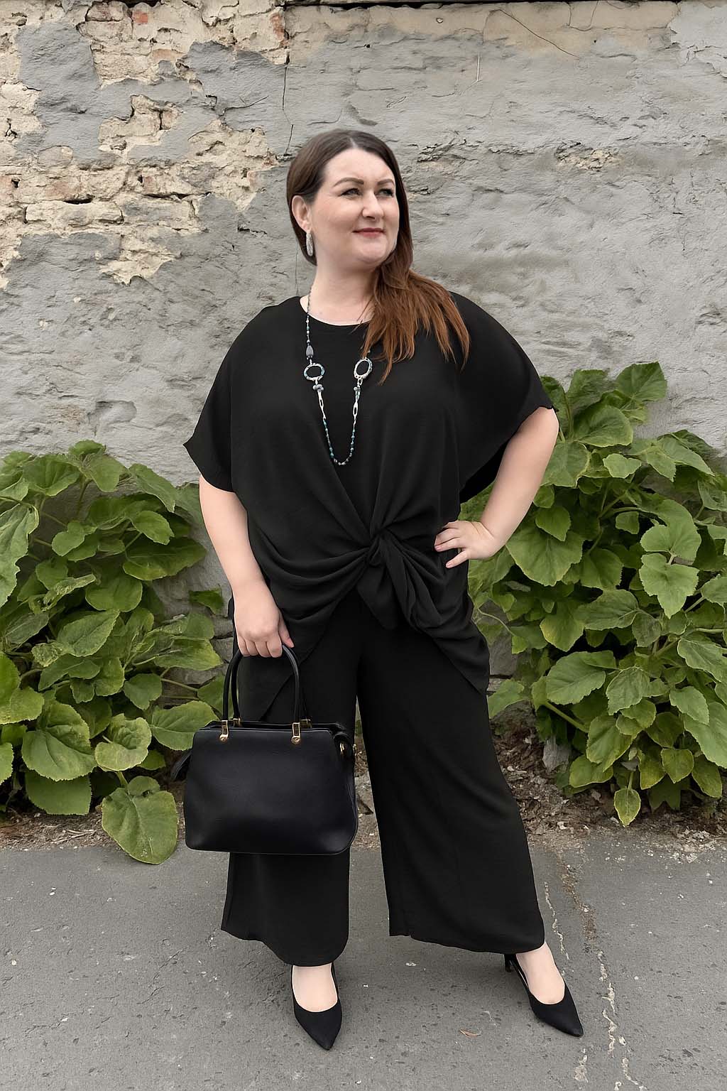 Plus size bőszárú nadrág felsővel